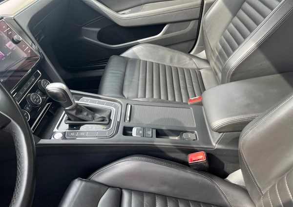 Volkswagen Passat cena 92000 przebieg: 164891, rok produkcji 2019 z Chęciny małe 781